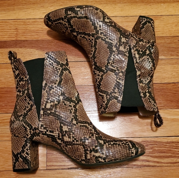 frye seth chelsea boot